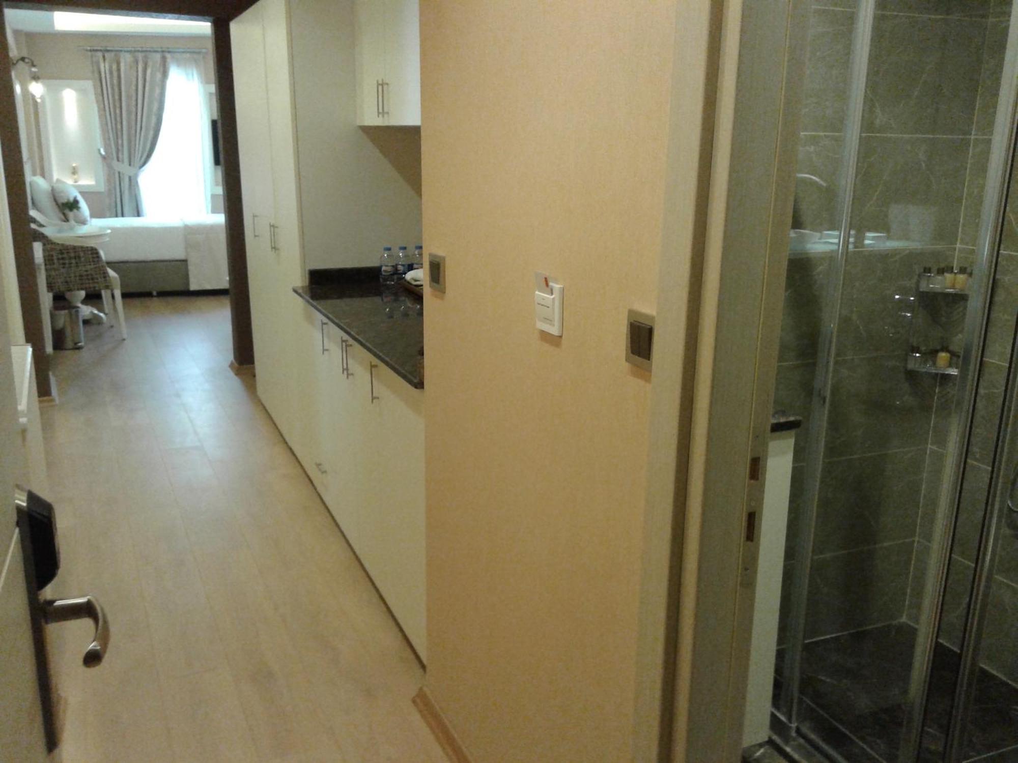 Rooms Inn Taxim Istanboel Buitenkant foto