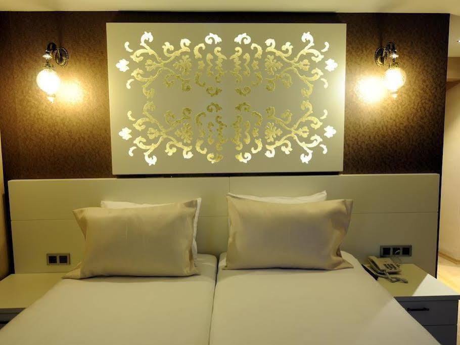 Rooms Inn Taxim Istanboel Buitenkant foto