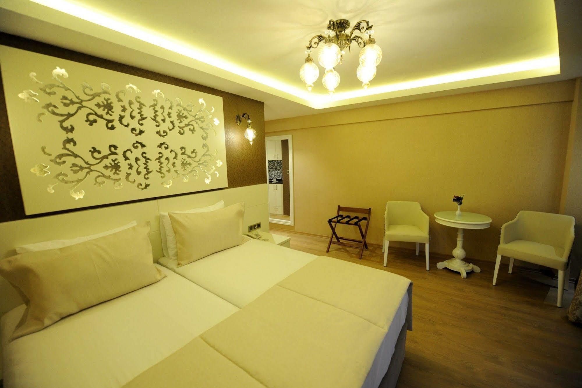 Rooms Inn Taxim Istanboel Buitenkant foto