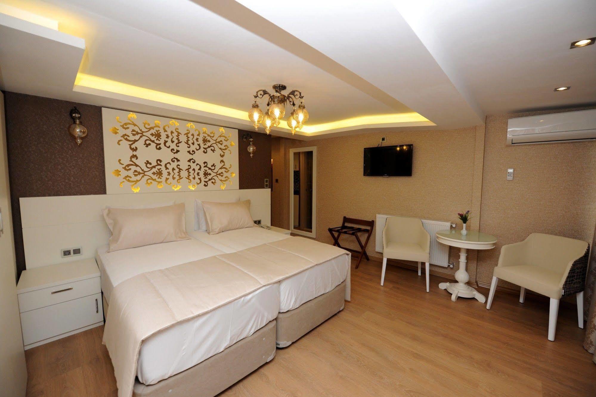 Rooms Inn Taxim Istanboel Buitenkant foto